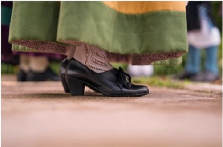 Dancing with Gleam: The role of shoe buckles in Irish dance - Shindig Web